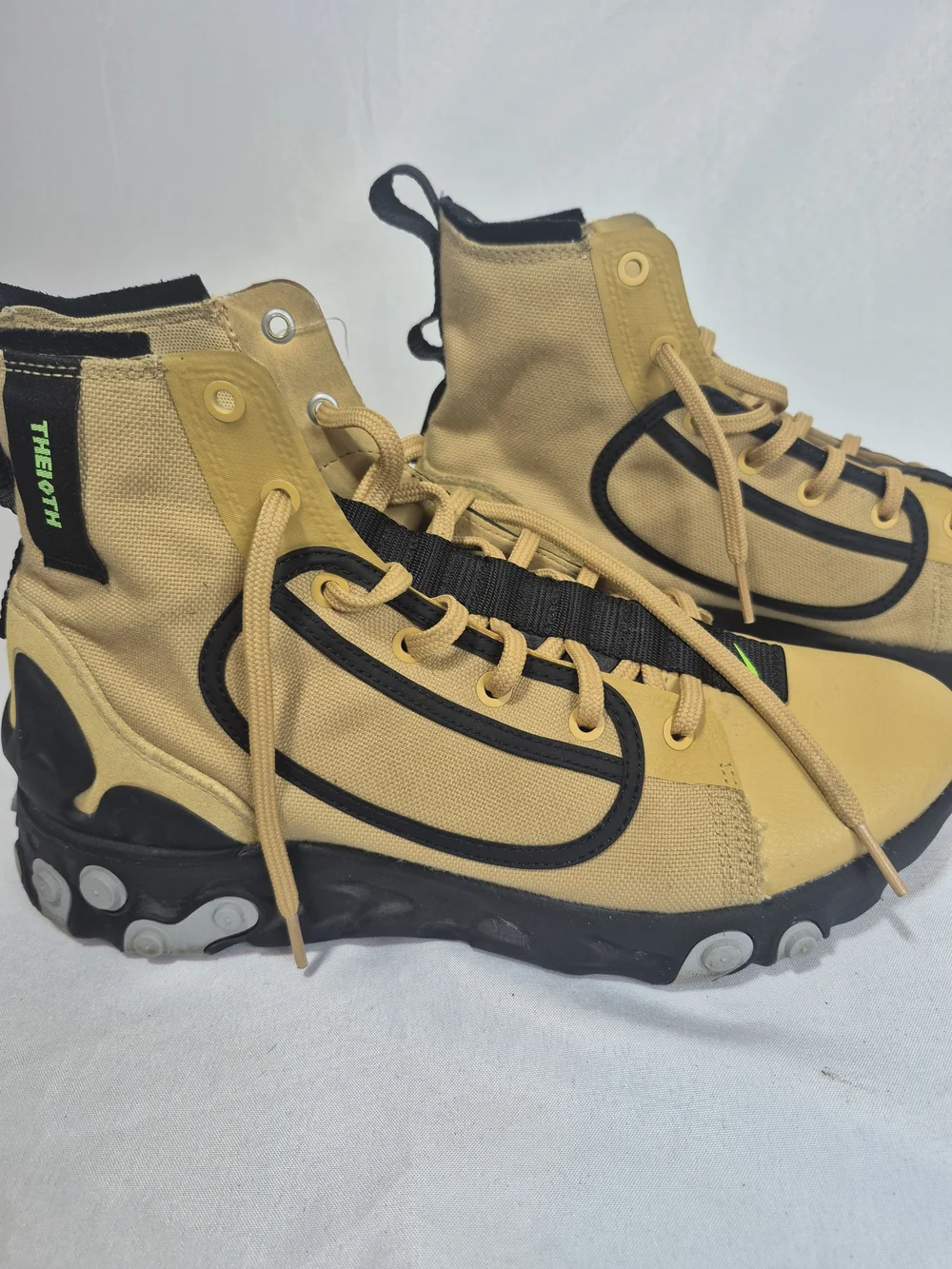 Nike  React Gold Men’s  High-Top Athletic Sneakers